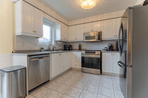 Photo 19 at 71 Castlepoint Drive, Elder Mills, Vaughan