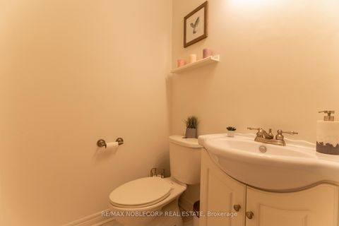 Photo 22 at 71 Castlepoint Drive, Elder Mills, Vaughan