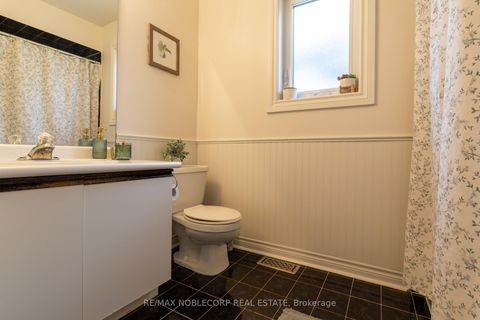 Photo 40 at 71 Castlepoint Drive, Elder Mills, Vaughan