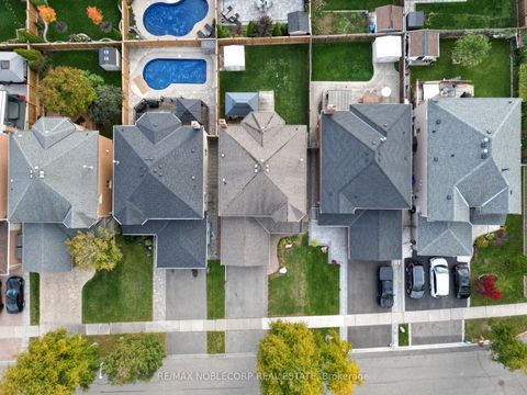Photo 47 at 71 Castlepoint Drive, Elder Mills, Vaughan