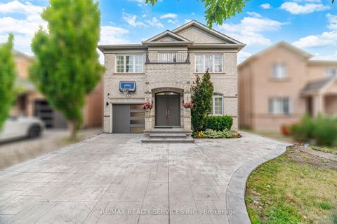 Photo 1 at 45 Skylark Drive, Vellore Village, Vaughan