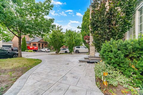 Photo 3 at 45 Skylark Drive, Vellore Village, Vaughan