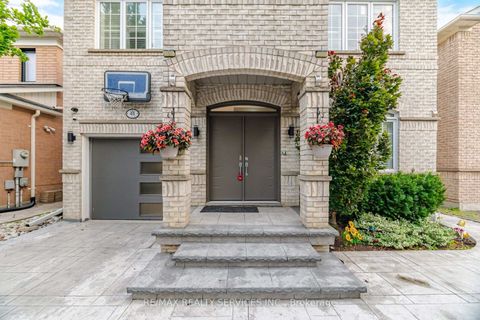 Photo 4 at 45 Skylark Drive, Vellore Village, Vaughan