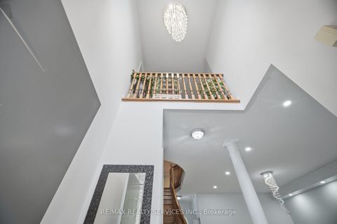 Photo 6 at 45 Skylark Drive, Vellore Village, Vaughan