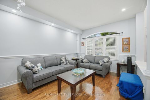 Photo 8 at 45 Skylark Drive, Vellore Village, Vaughan