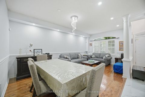 Photo 11 at 45 Skylark Drive, Vellore Village, Vaughan