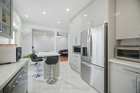 Photo 20 at 45 Skylark Drive, Vellore Village, Vaughan