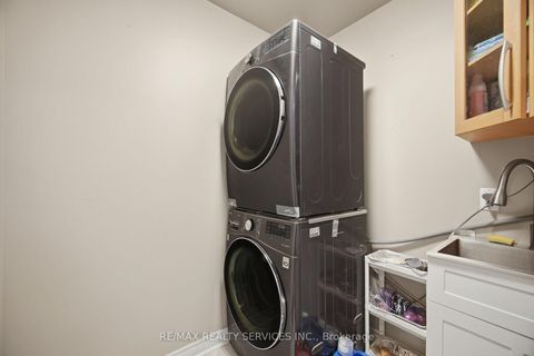 Photo 22 at 45 Skylark Drive, Vellore Village, Vaughan