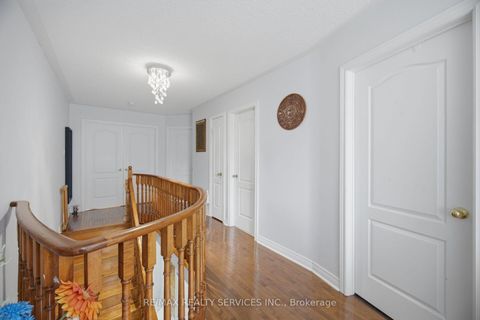 Photo 25 at 45 Skylark Drive, Vellore Village, Vaughan