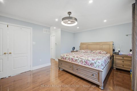 Photo 27 at 45 Skylark Drive, Vellore Village, Vaughan