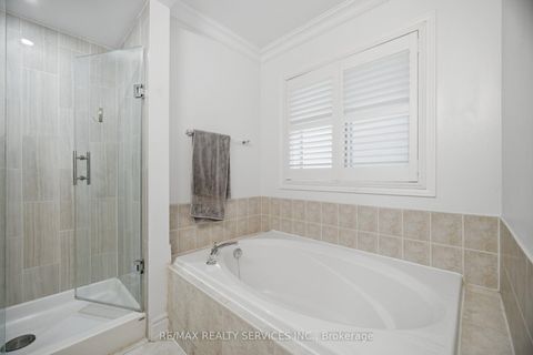 Photo 29 at 45 Skylark Drive, Vellore Village, Vaughan