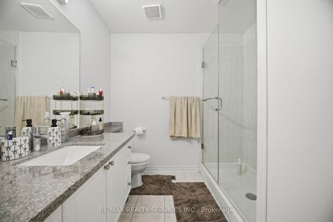 Photo 34 at 45 Skylark Drive, Vellore Village, Vaughan