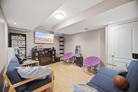 Photo 38 at 45 Skylark Drive, Vellore Village, Vaughan