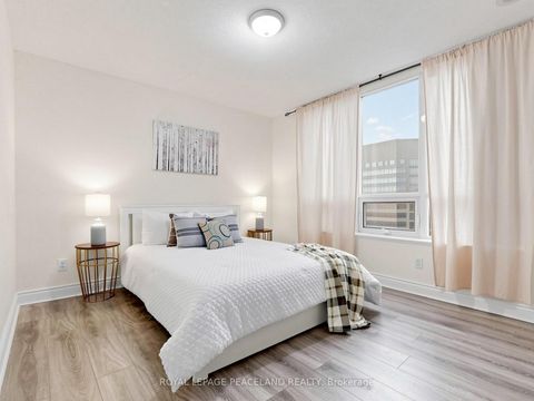 Photo 10 at 2326 - 25 Greenview Avenue, Newtonbrook West, Toronto