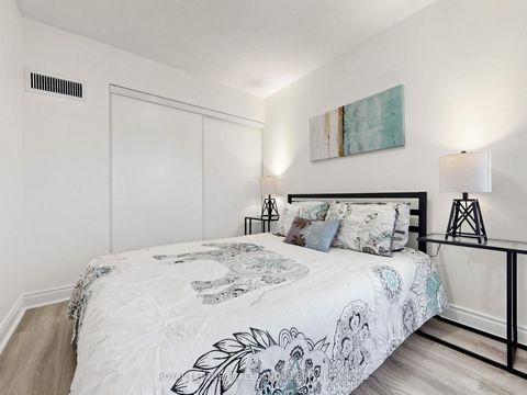 Photo 23 at 2326 - 25 Greenview Avenue, Newtonbrook West, Toronto