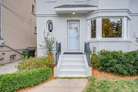 Photo 1 at 164 Glenvale Boulevard, Leaside, Toronto