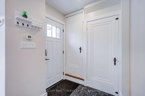 Photo 3 at 164 Glenvale Boulevard, Leaside, Toronto