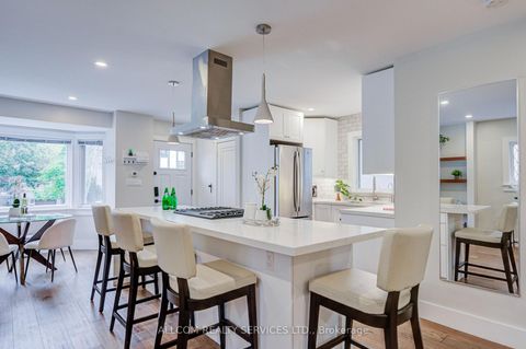 Photo 10 at 164 Glenvale Boulevard, Leaside, Toronto