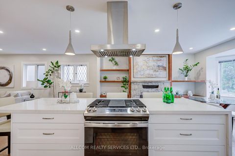 Photo 11 at 164 Glenvale Boulevard, Leaside, Toronto