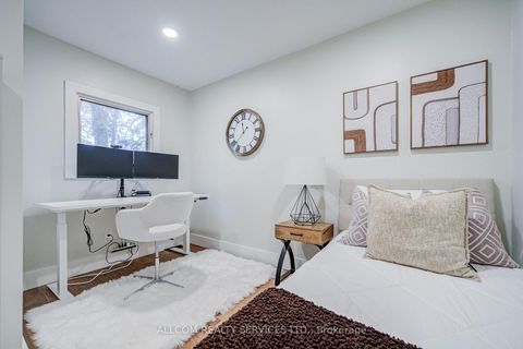 Photo 27 at 164 Glenvale Boulevard, Leaside, Toronto