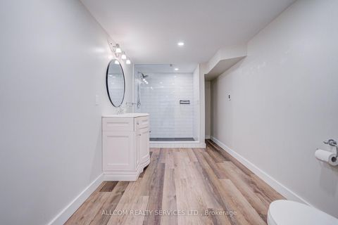Photo 42 at 164 Glenvale Boulevard, Leaside, Toronto