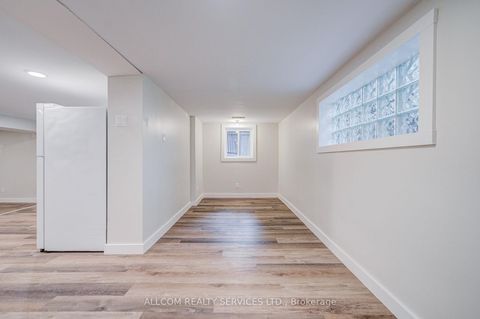 Photo 43 at 164 Glenvale Boulevard, Leaside, Toronto