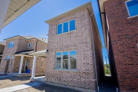 Photo 2 at 24 Sundew Lane, Oak Ridges Lake Wilcox, Richmond Hill