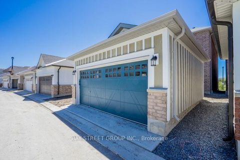 Photo 3 at 24 Sundew Lane, Oak Ridges Lake Wilcox, Richmond Hill