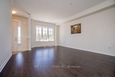 Photo 4 at 24 Sundew Lane, Oak Ridges Lake Wilcox, Richmond Hill