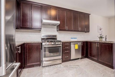 Photo 9 at 24 Sundew Lane, Oak Ridges Lake Wilcox, Richmond Hill