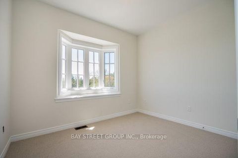 Photo 14 at 24 Sundew Lane, Oak Ridges Lake Wilcox, Richmond Hill
