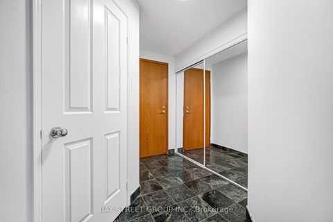 Photo 7 at 906 - 28 Hollywood Avenue, Willowdale East, Toronto