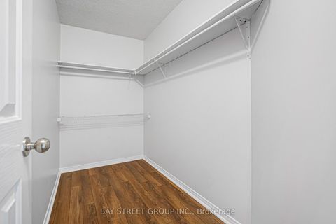 Photo 12 at 906 - 28 Hollywood Avenue, Willowdale East, Toronto