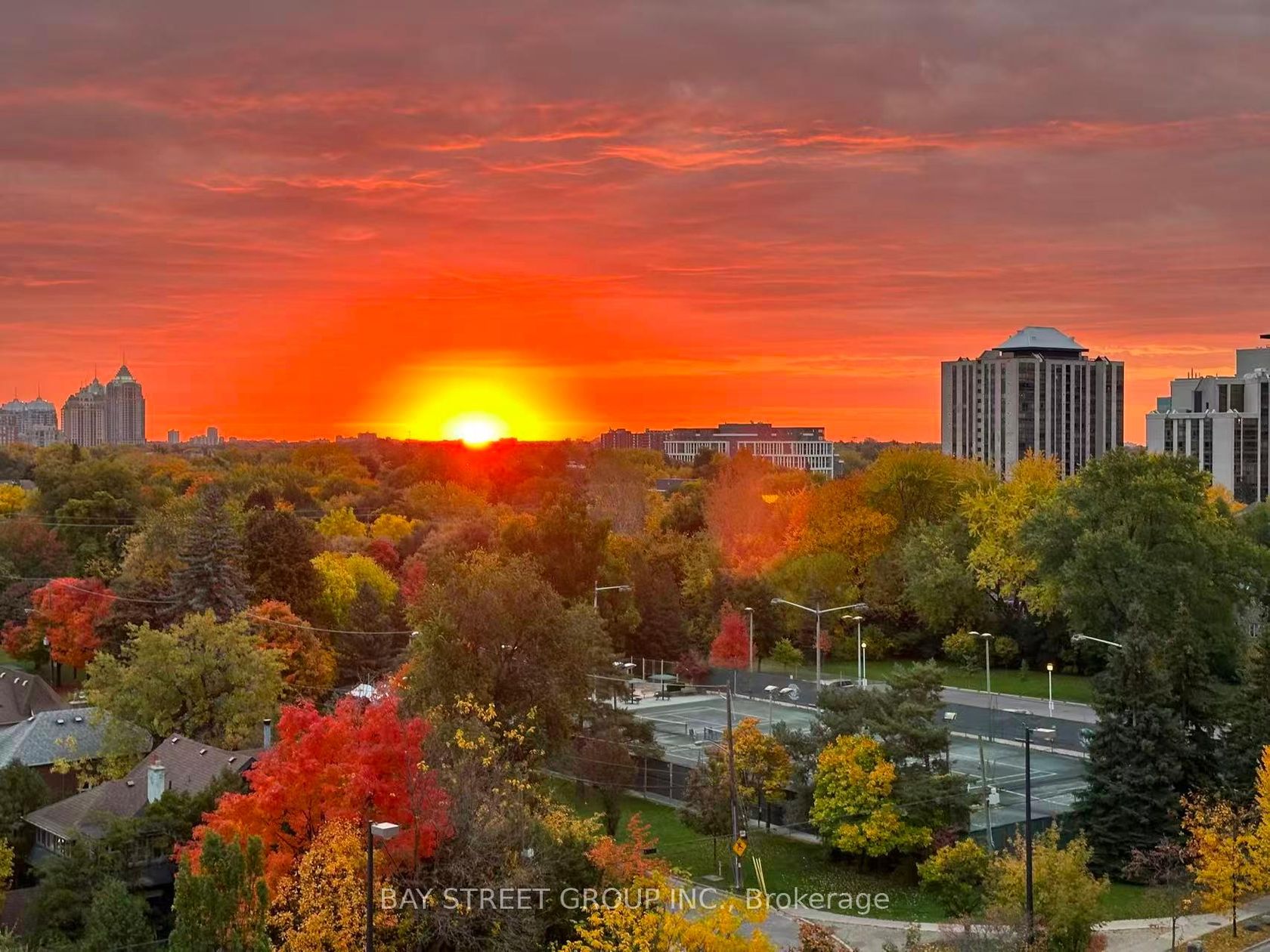 906 - 28 Hollywood Avenue, Willowdale East, Toronto 