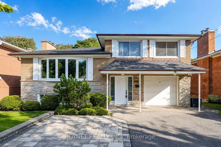 Photo 2 at 42 Brucedale Crescent, Bayview Village, Toronto