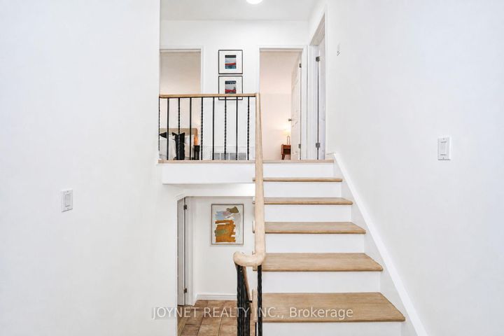 Photo 21 at 42 Brucedale Crescent, Bayview Village, Toronto