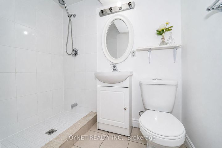 Photo 31 at 42 Brucedale Crescent, Bayview Village, Toronto