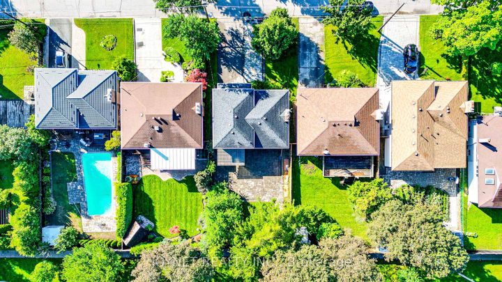 Photo 37 at 42 Brucedale Crescent, Bayview Village, Toronto