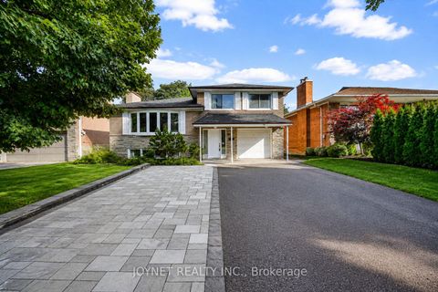 Photo 5 at 42 Brucedale Crescent, Bayview Village, Toronto