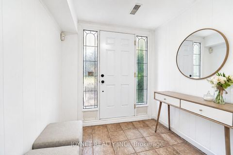 Photo 6 at 42 Brucedale Crescent, Bayview Village, Toronto