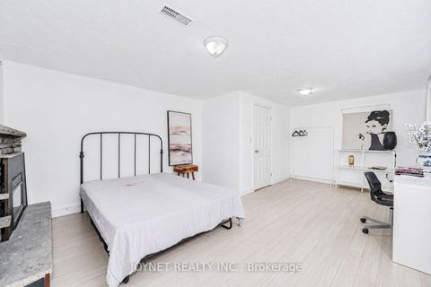 Photo 29 at 42 Brucedale Crescent, Bayview Village, Toronto