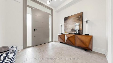 Photo 2 at 40 Shining Willow Court, South Richvale, Richmond Hill