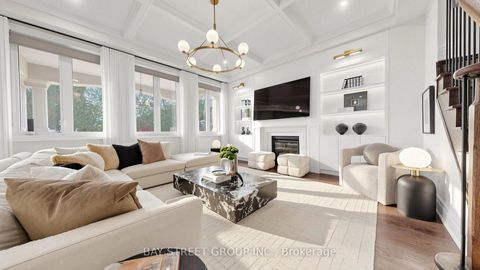 Photo 5 at 40 Shining Willow Court, South Richvale, Richmond Hill