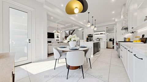 Photo 7 at 40 Shining Willow Court, South Richvale, Richmond Hill