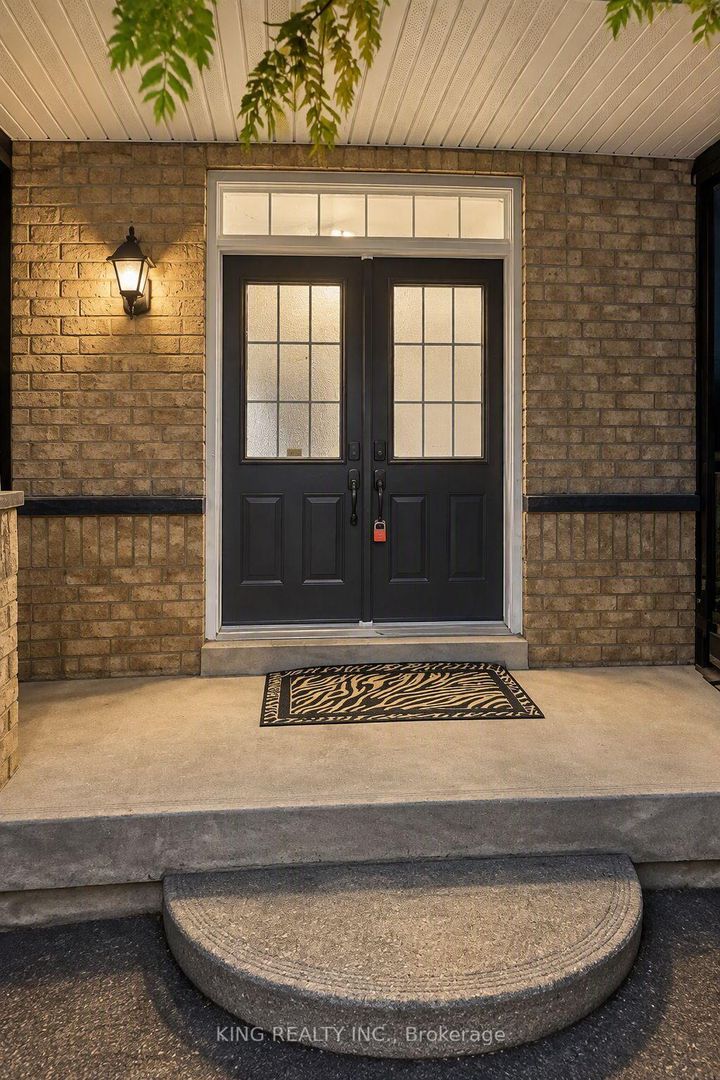 Photo 1 at 72 Baylawn Circle S, Bram East, Brampton