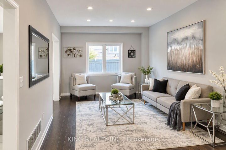 Photo 12 at 72 Baylawn Circle S, Bram East, Brampton