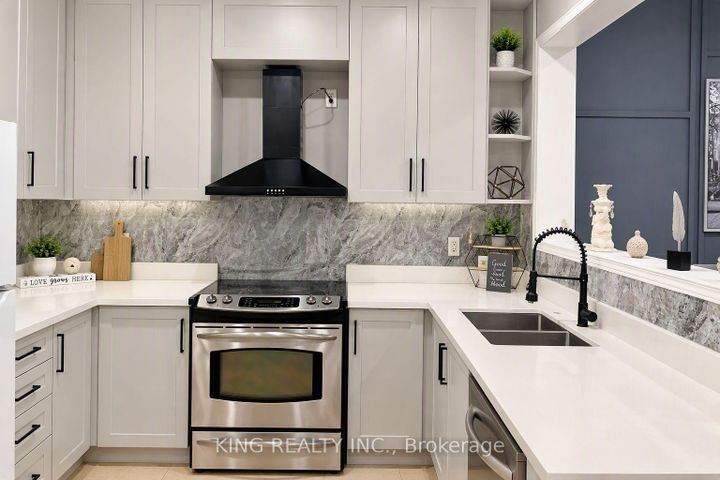 Photo 19 at 72 Baylawn Circle S, Bram East, Brampton