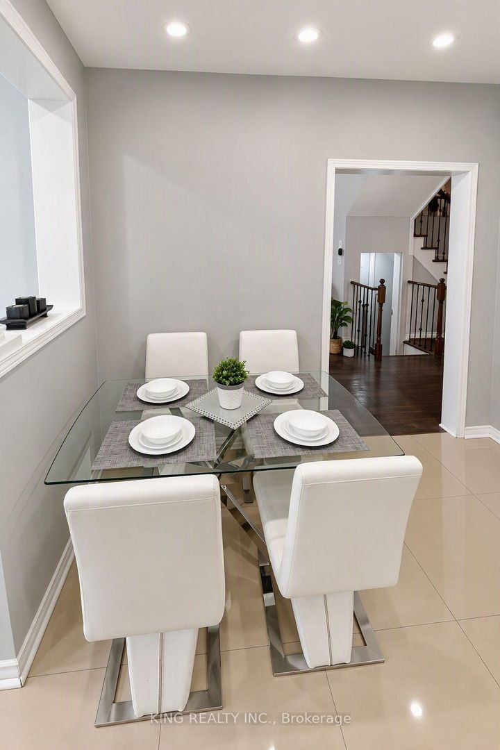 Photo 20 at 72 Baylawn Circle S, Bram East, Brampton
