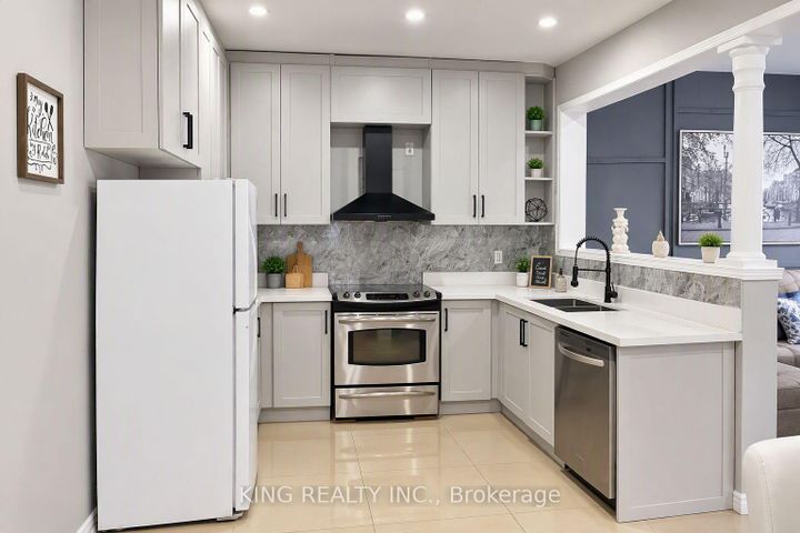 Photo 22 at 72 Baylawn Circle S, Bram East, Brampton
