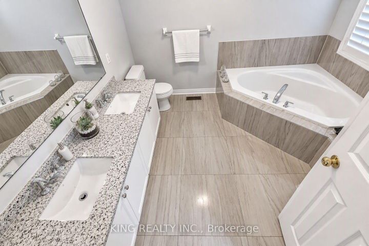 Photo 28 at 72 Baylawn Circle S, Bram East, Brampton